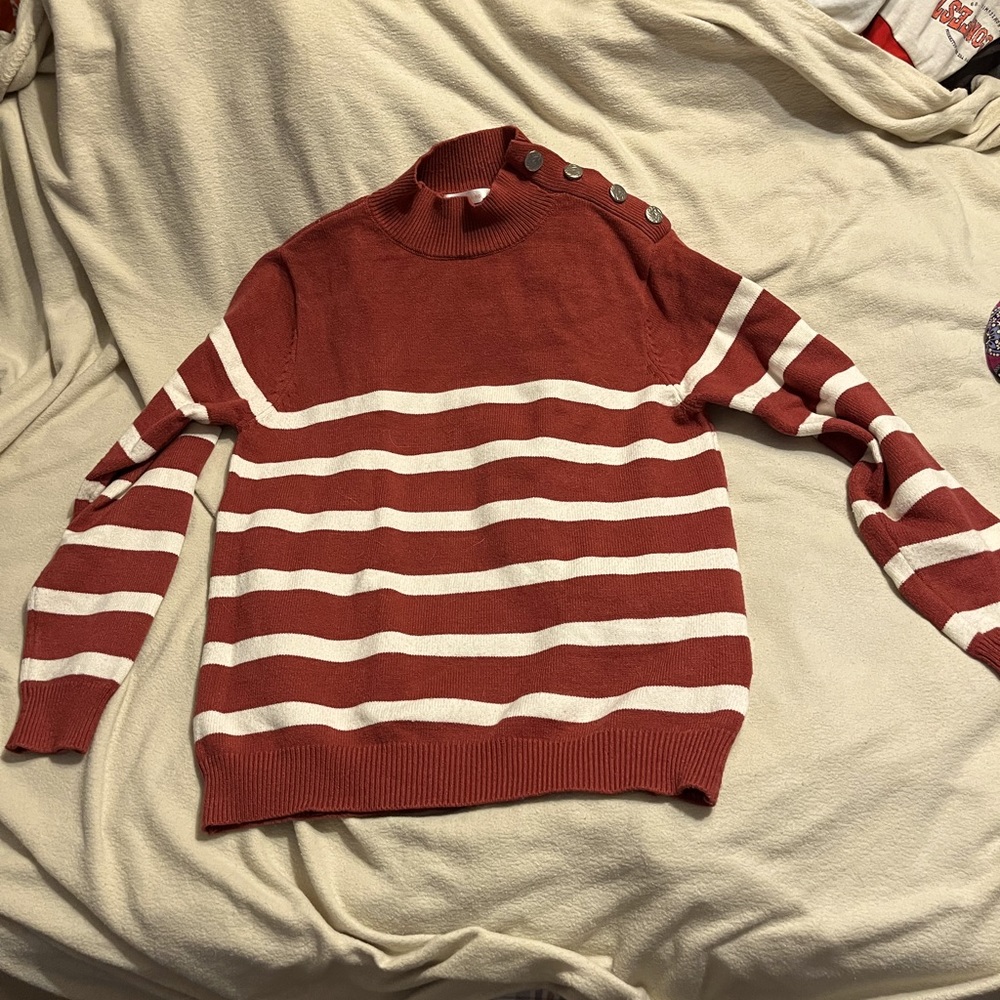 Lightweight sweater